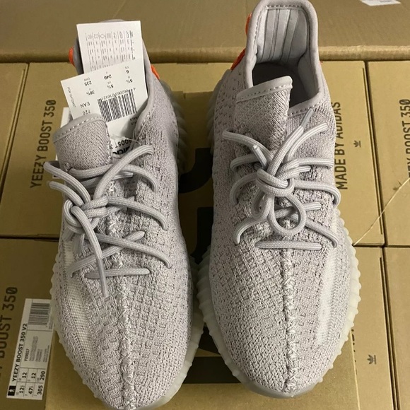 TailLightXBOOST350V2 - Picture 1 of 5